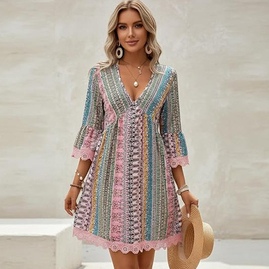 Rochie mini pentru femei cu decolteu în V, imprimatur geometric și garnitură de dantelă - perfectă pentru vacanțe
